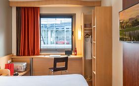 Ibis Madrid Alcobendas Exterior photo
