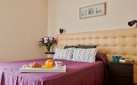 Aparthotel Encasa Madrid Exterior photo